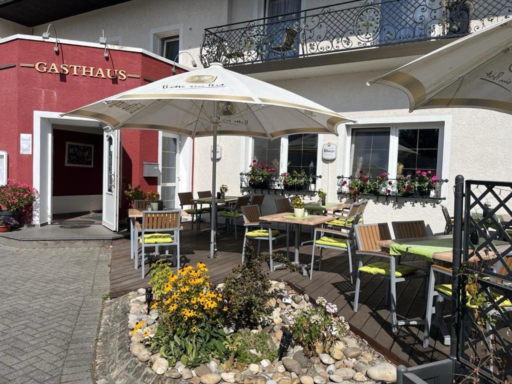 Gasthaus "Zur Alten Dorfschmiede" Metterich Buitenkant foto